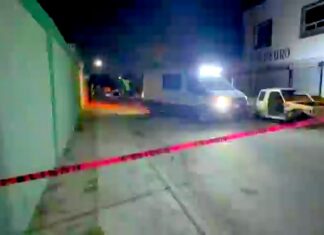 Hallan a persona muerta en la vía pública