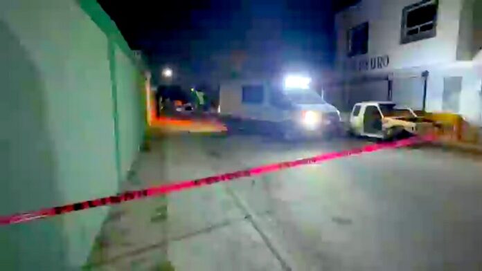 Hallan a perspna muerta en la vía pública