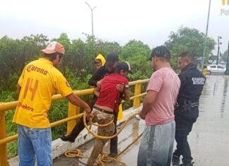 Guardia Estatal rescata a ciudadano que cayó al Río San Marcos