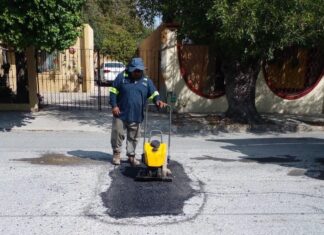 Avanza labor de bacheo en colonias de Reynosa