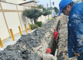 Inició COMAPA rehabilitación de drenaje sanitario en la colonia Paraíso