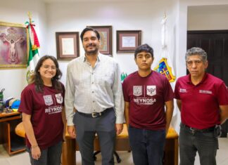 *Felicitó Carlos Peña Ortiz a Hanna y David, Nadadores de Campeonato Nacional*