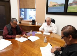 *Firma COMAPA contrato colectivo con el Sindicato Industrial de Plomería y Electricidad*