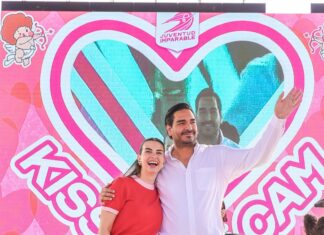 *Celebraron Carlos y Alejandra el Festival del Día del Amor y la Amistad con más de 2 Mil estudiantes*