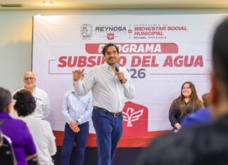 *Comparte Carlos Peña Ortiz con comerciantes ambulantes el programa Subsidio del Agua*