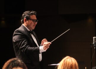 *Impulsa Gobierno de Carlos Peña Ortiz a Director de orquesta local en foro nacional*