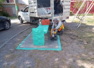*Restaura Servicios Públicos juegos infantiles y espacios deportivos en colonias Integración Familiar y Villas de IMAQ*